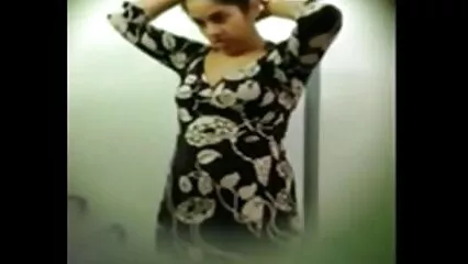 యువ స్థానిక పతిత ఒక హార్డ్ సెక్స్ వీడియో తెలుగు సెక్స్ గుంపు లో పాల్గొంటుంది