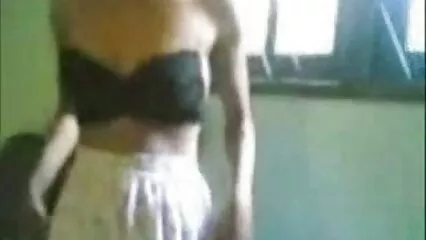 అందమైన టీన్ బ్లాండ్ ఫకింగ్ మరియు తెలుగు సెక్స్ హెచ్ డి ఫకింగ్ ముద్దులు ఆరుబయట